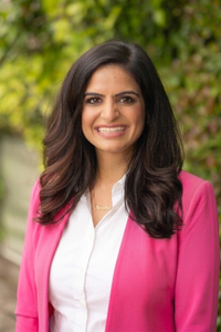 Noosha Kahali_Headshot_png