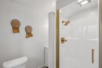 056-301-crestlake-drive.88916.p2k.049.web