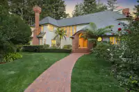 4. 208-425-walsh-road.94190.ptw.005.web