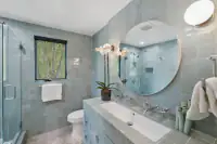 19. Hall Bath