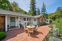 004 - 037 - 6 Snowberry Lane - Front porch