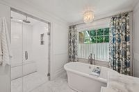 028 - 098 - 6 Snowberry Lane - Bath tub and shower area