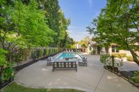 36 - 145 - 5 Springhill Manor - Swimming pool and lounge chairs