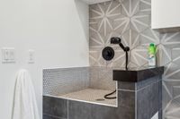053 - 2990 Limestone Road - Pet washing station