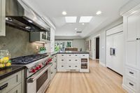12 - 390 Castello Road - Kitchen cabinets and cupboards