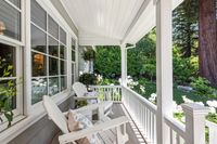 08 - 72 Davis Road - Front porch and seating