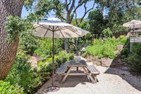48 - 72 Davis Road - Picnic nook