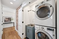 32 - 69 - 3108 Del Oceano Drive - Laundry area