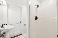 42 - 31 Old Millstone Lane - shower area and sink