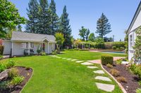34 - 31 Old Millstone Lane - Lawn heading to the cottage area