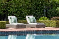 45 - 31 Old Millstone Lane - 2 lounge chairs with pillows