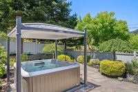 45 - 3815 Palo Alto Drive - Outdoor bath tub