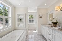 026 - 066 - 2116 Stewart Avenue - Primary bathroom