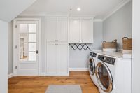036 - 093 - 2116 Stewart Avenue - Laundry room