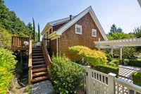 40 - 231 Sundown Terrace - Wooden stairs that leads to the deck