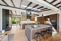 16 - 840 Broadmoor Court - Kitchen with applainces