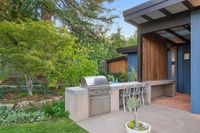 23 - 840 Broadmoor Court - Outdoor barbecue area