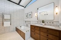 28 - 840 Broadmoor Court - Tub and his and hers sink and mirror
