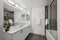 14 _ 1000-dewing-ave-214-primary-bathroom-double-vanity-and-tub