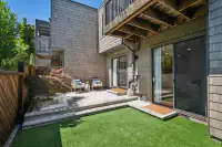 02 - 574 Monarch Ridge Drive - Private, low-maintenance patio with artificial turf