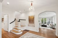 OakdaleLEOStaircase3K