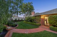 CarltonGardenWalkway3K