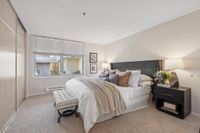 2075 Sutter Street 25