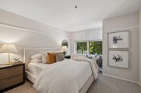 2075 Sutter Street 30