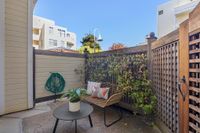 2075 Sutter Street 35