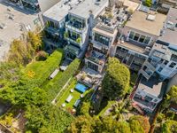 2764 Greenwich St 13
