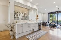 2764 Greenwich St 44