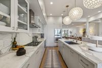 2764 Greenwich St 53