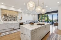 2764 Greenwich St 55