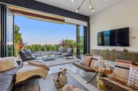2764 Greenwich St 64