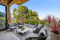 2764 Greenwich St 70
