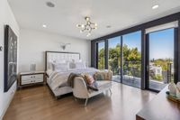 2764 Greenwich St 84