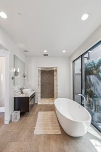 2764 Greenwich St 104